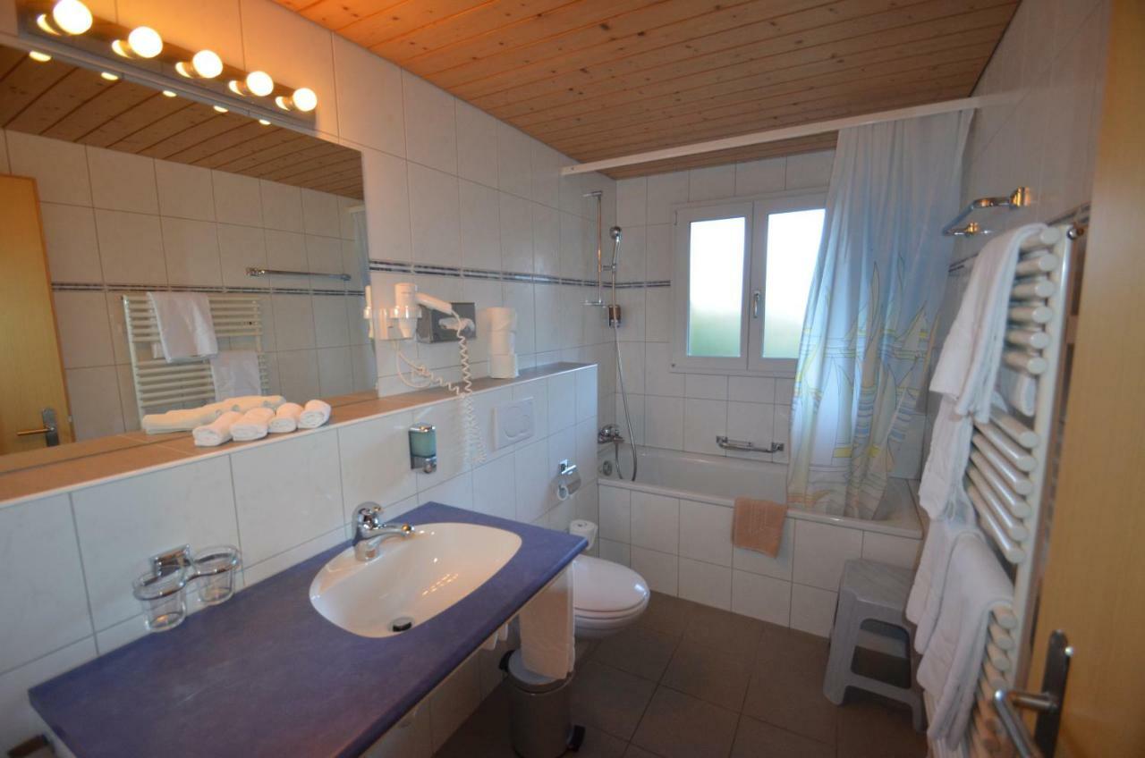 Ferienwohnungen Hotel Alpina 阿德尔博登 外观 照片