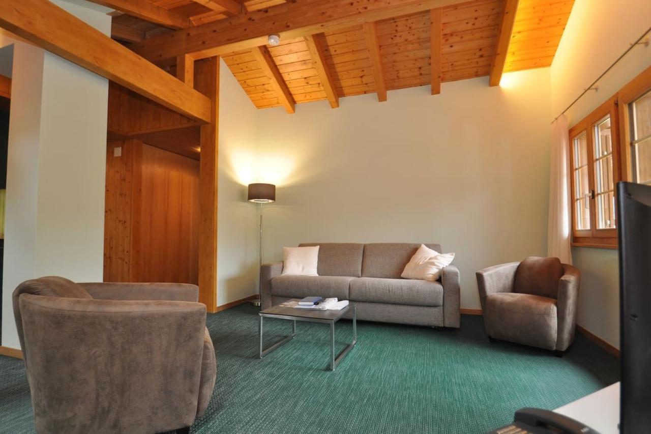 Ferienwohnungen Hotel Alpina 阿德尔博登 外观 照片